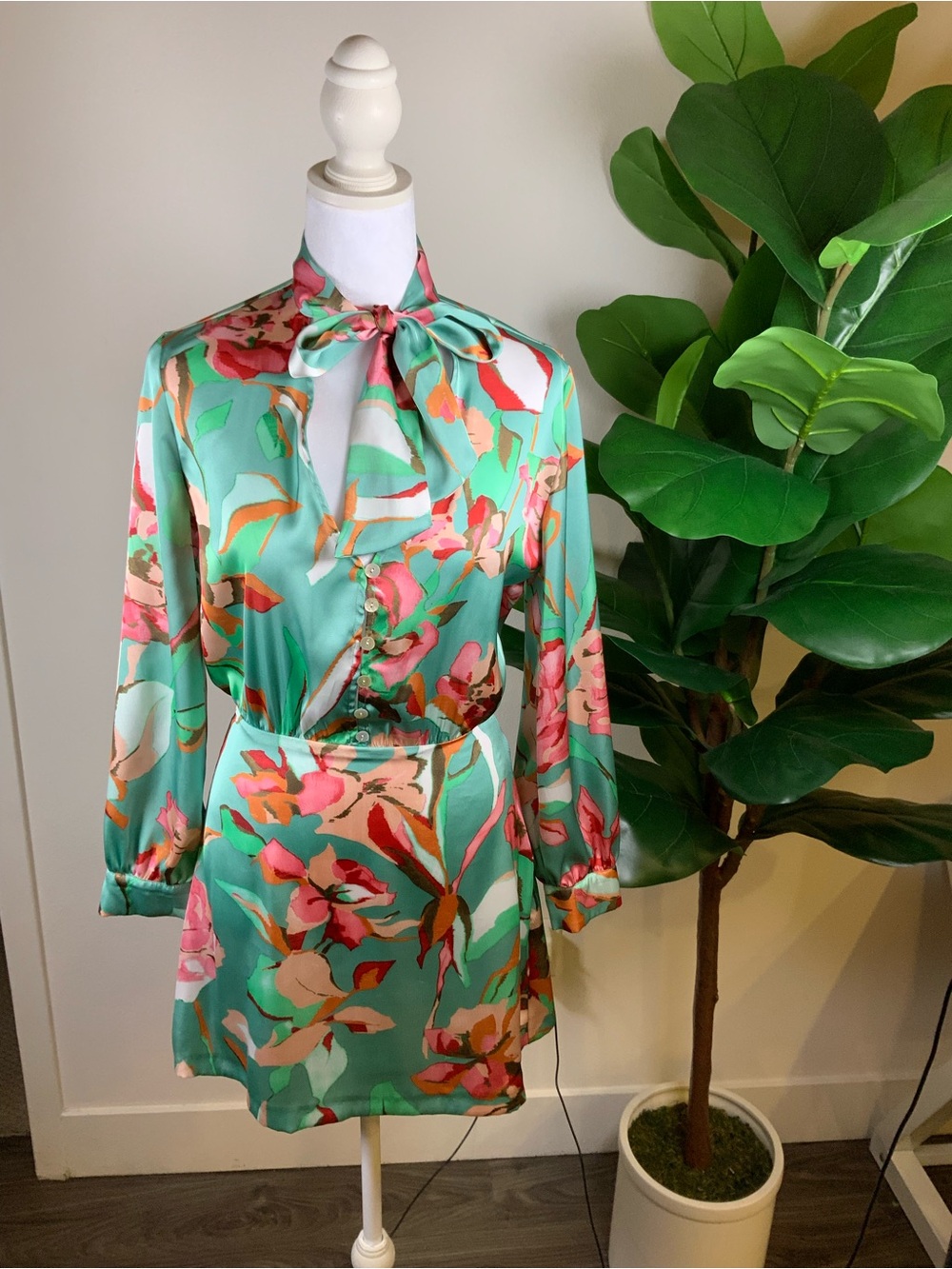 Zara Mint Green Floral Tie-Neck Long Sleeve Dress